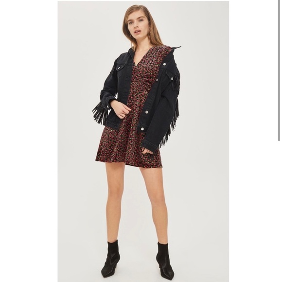 3/$30 Topshop Bizzy Lizzy Velvet Floral Tea Dress, size 6 - Picture 2 of 6